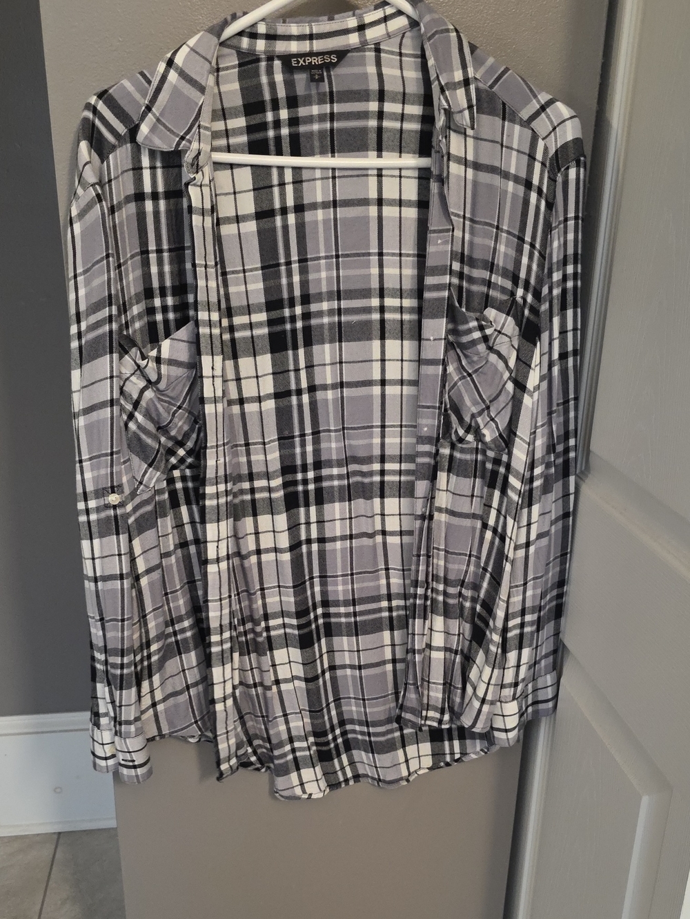 Express Gray, Black & White Plaid Button-Front Shirt